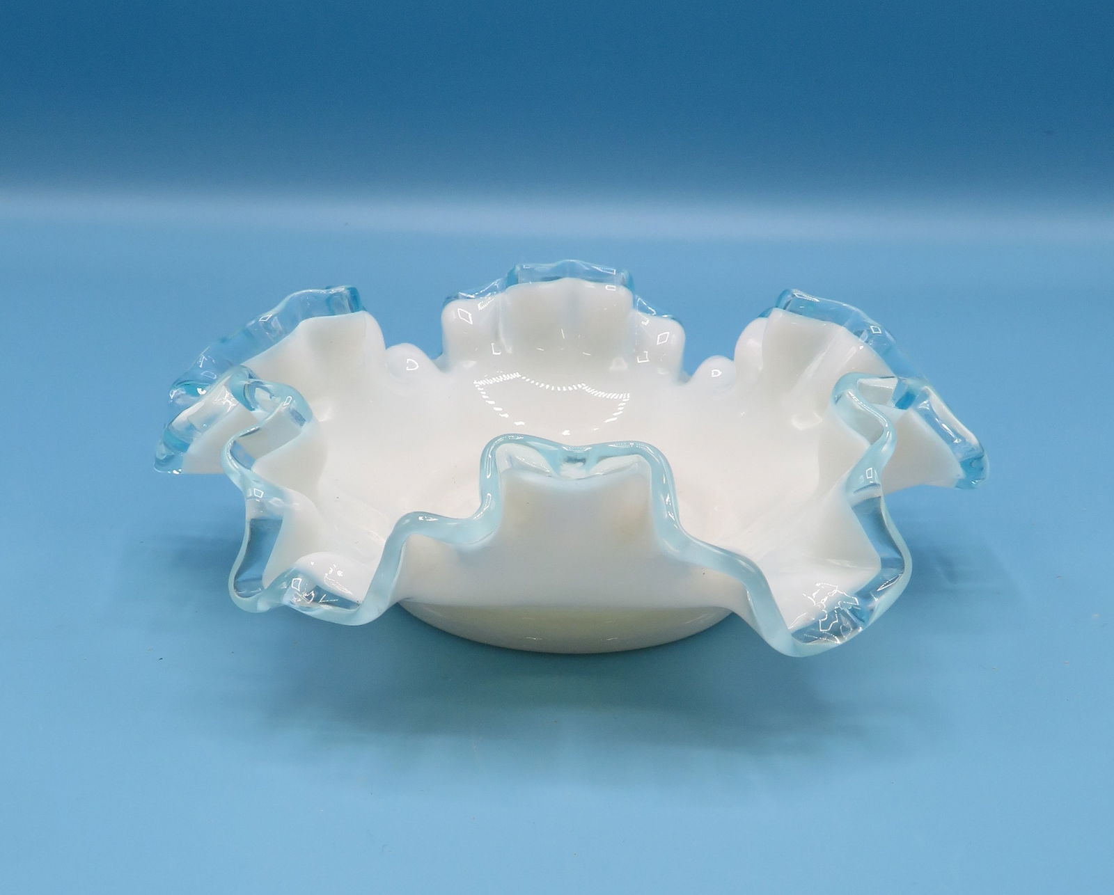 Vintage Fenton Aqua Crest Double Crimped Bowl (1 of 2)