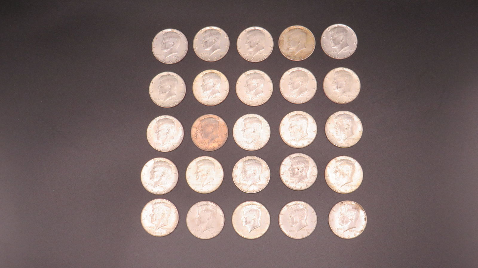 25 1964 Kennedy Half Dollars 90% Silver (1 of 2)