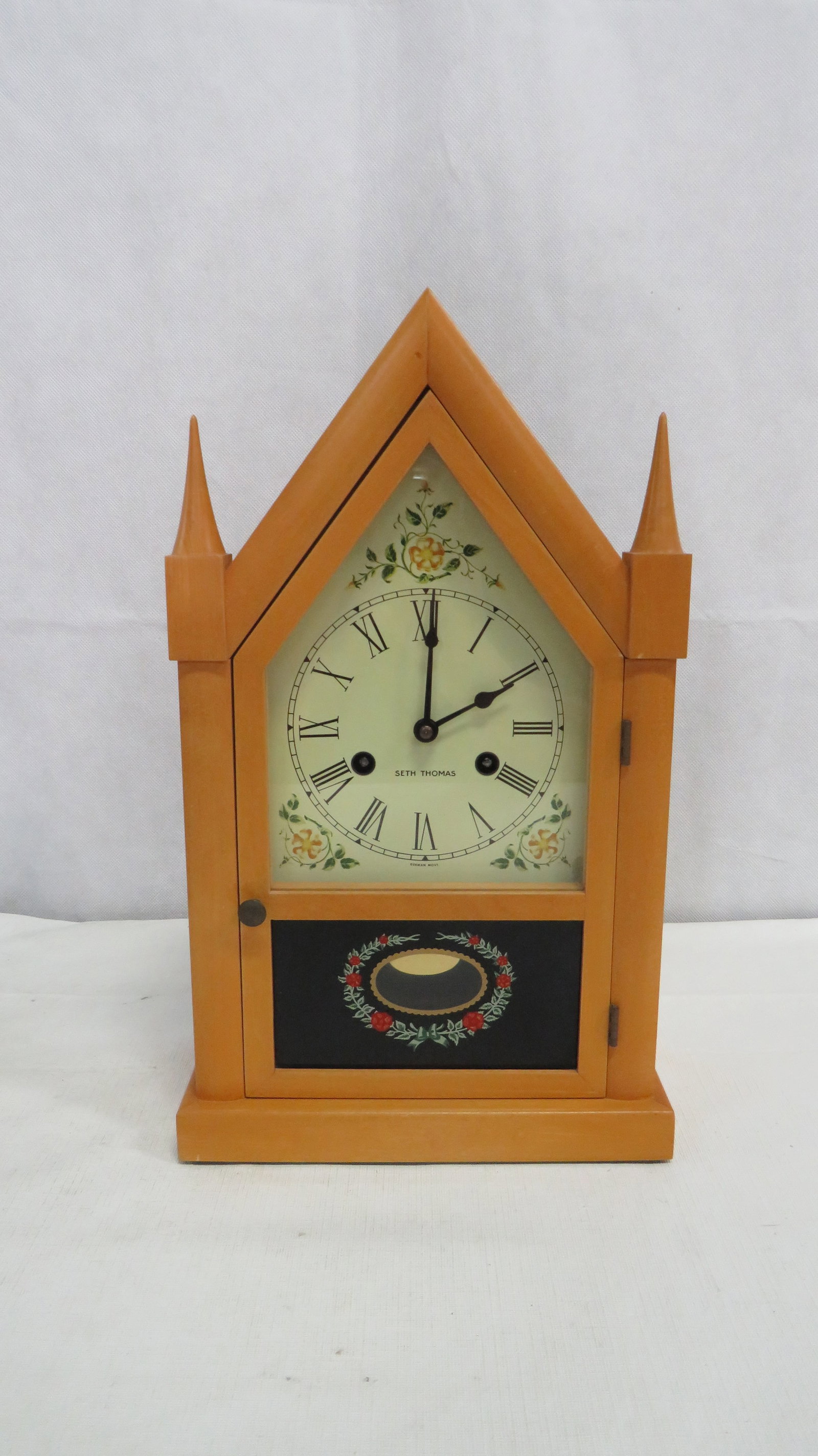Vintage Seth Thomas Steeple Shelf Clock (1 of 3)