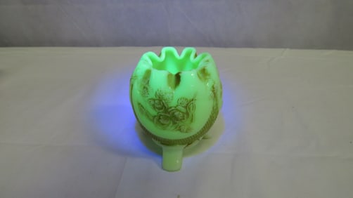 Northwood Uranium Custard Glass Rose Bowl