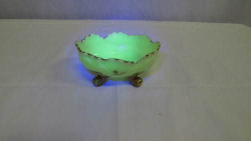 Northwood Uranium Custard Glass Berry Bowl