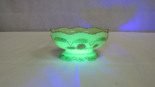 Northwood Uranium Custard Glass Berry Bowl