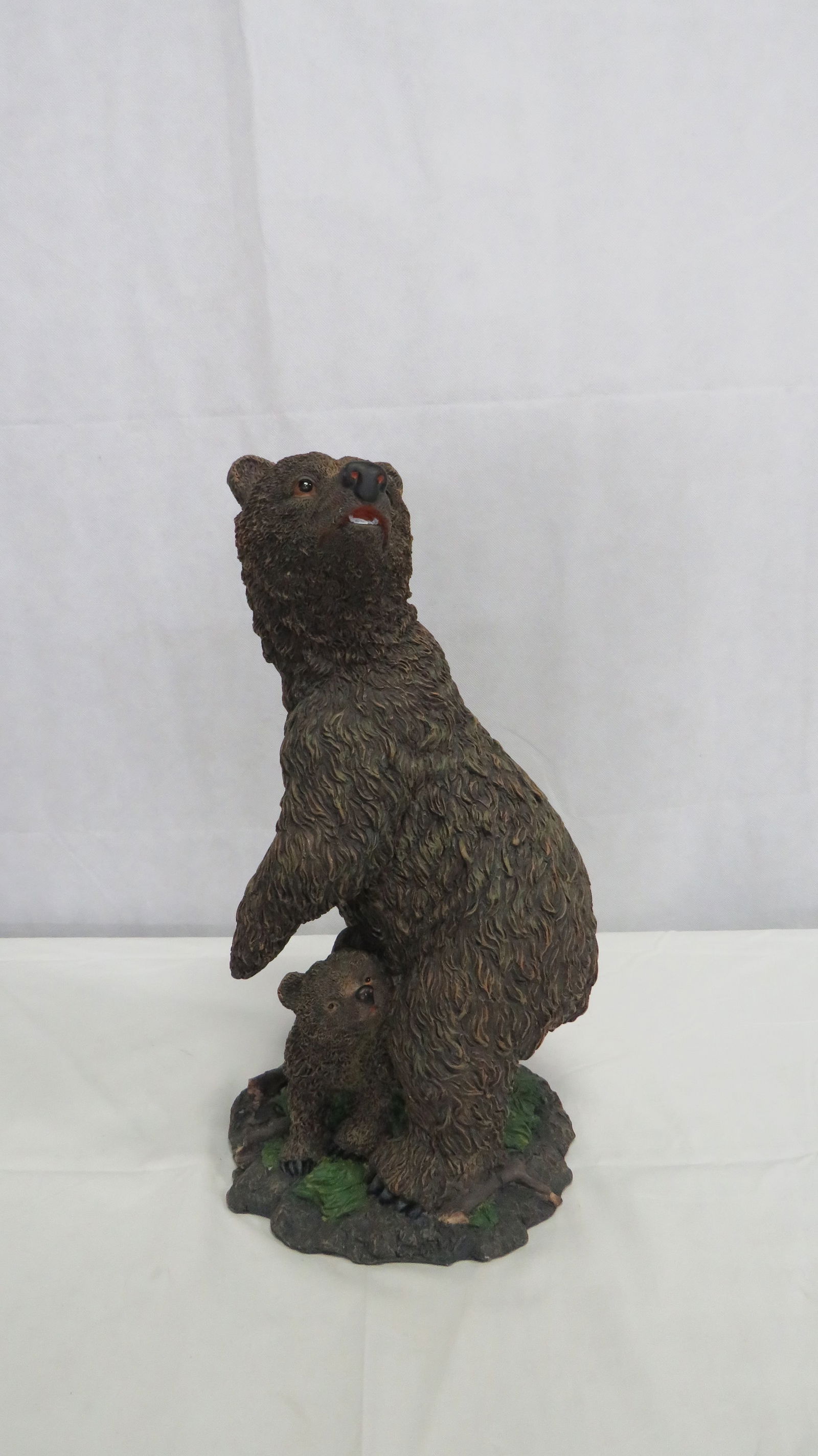 Brown Bear and Bear Cub Statue (1 of 6)