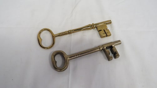 Vintage CW Va Metalcrafters Brass Skeleton Key