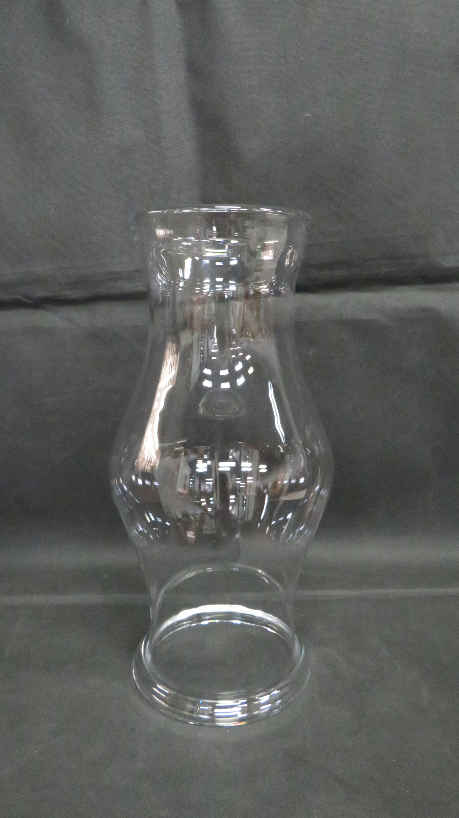 Colonial Williamsburg Blenko Hurricane Shade CW-9: Colonial Williamsburg Blenko Hurricane Shade CW-9 in good condition. 14"H