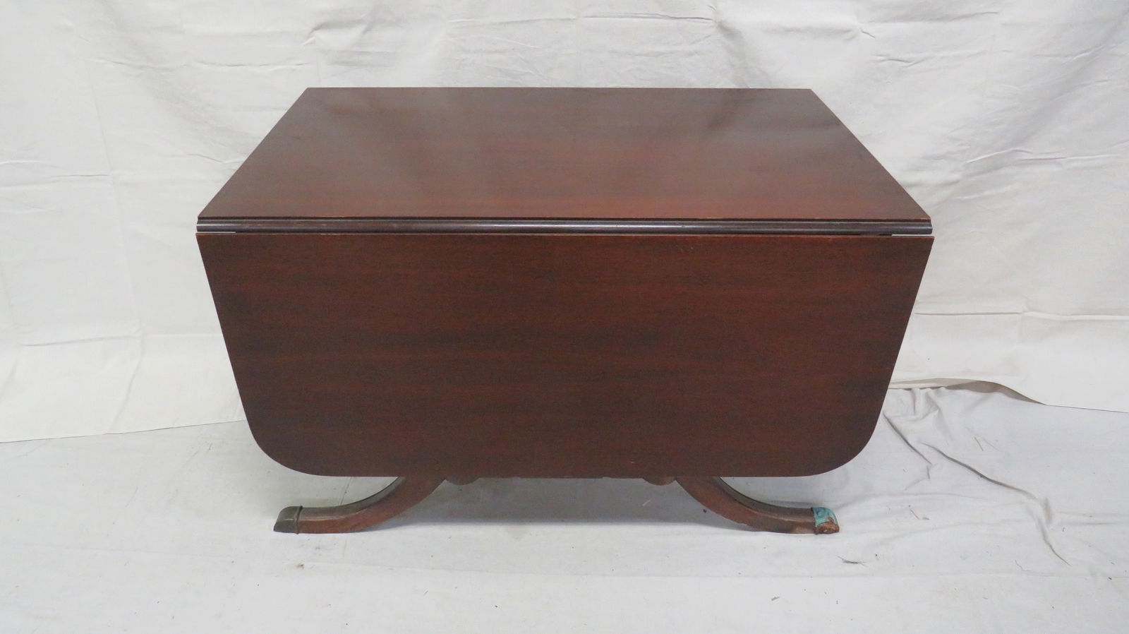 Antique Duncan Fyfe Drop Leaf Dining Table: Antique Duncan Fyfe Drop Leaf Dining Table in good condition, Brass Feet need cleaning, some wear consistent with age, 29''H x 44''W x 27''D with Two 20'' Leaves