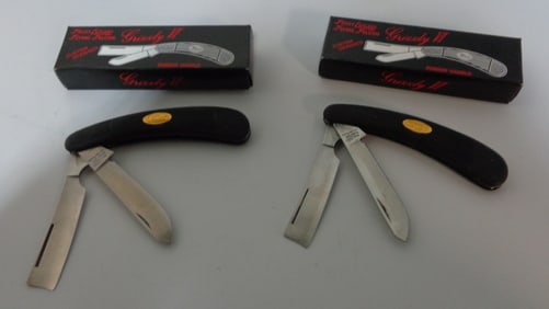 2 Grizzly VI Frost Cutlery Flying Falcon Knives