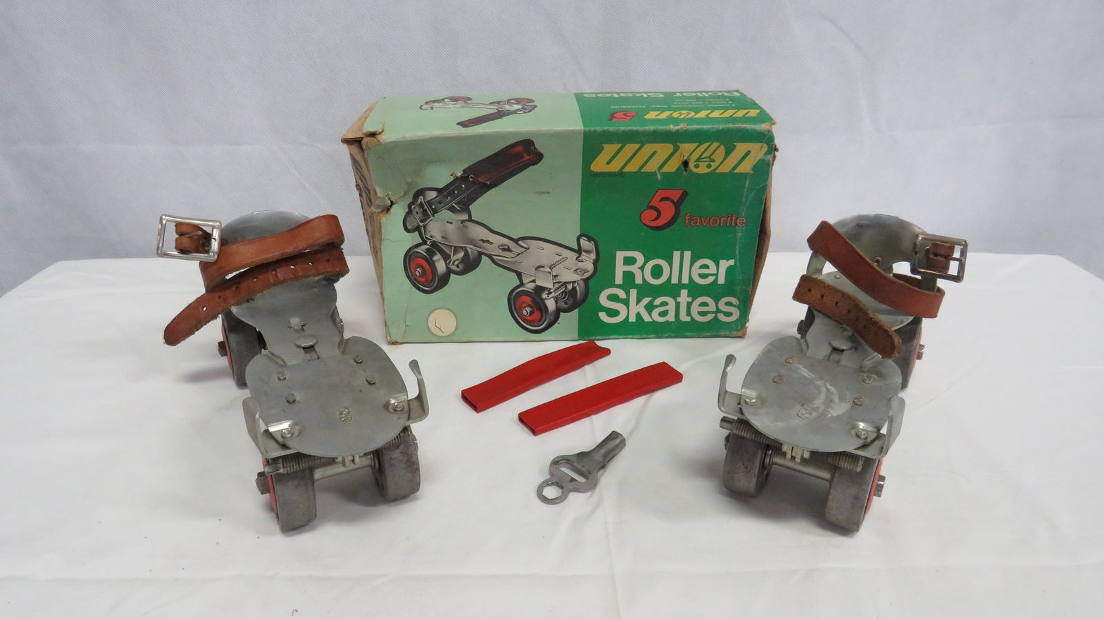 Vtg Union Hardware #5 Roller Skates in Box (1 of 2)