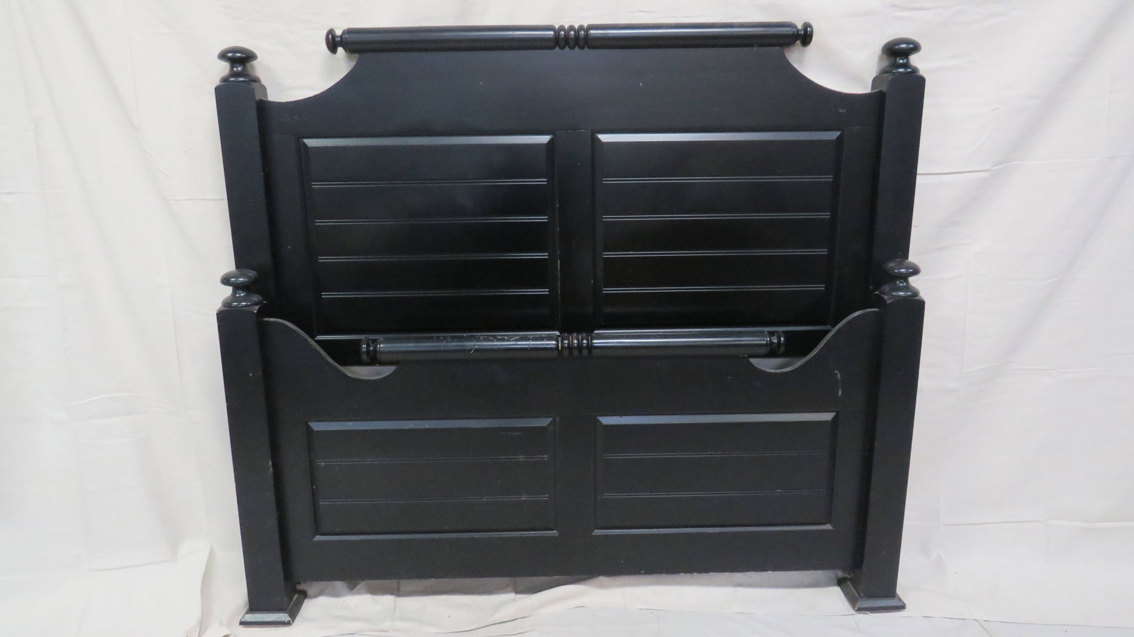 Farm House Style Queen Size Bed: Farm House Style Queen Size Bed with bolt on rails, in good condition, 57''H