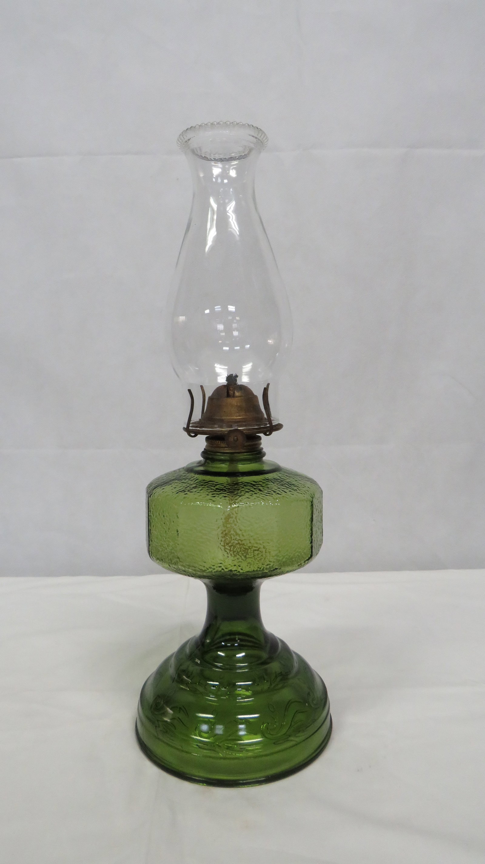 Vintage Plume & Atwood Risdon Co Green Oil Lamp: Vintage Plume & Atwood Risdon Co Green Oil Lamp in good condition. Overall height 18.25"