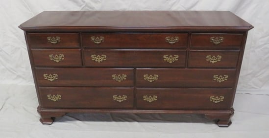 Traditional Ethan Allen Georgian Court Dresser