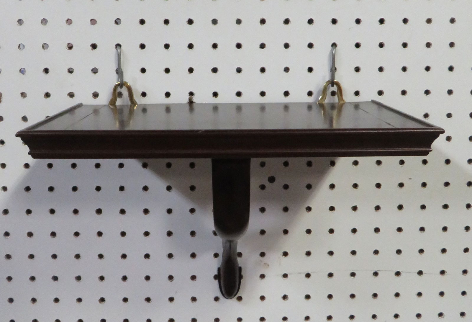 Williamsburg Virginia Metalcrafters Shelf: Williamsburg Virginia Metalcrafters Shelf in good condition. Both Williamsburg and VM stamps on shelf. 9"H x 12"W x 8"D