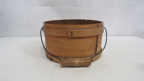 Bentwood Shaker Pantry Bow with Bail Handle