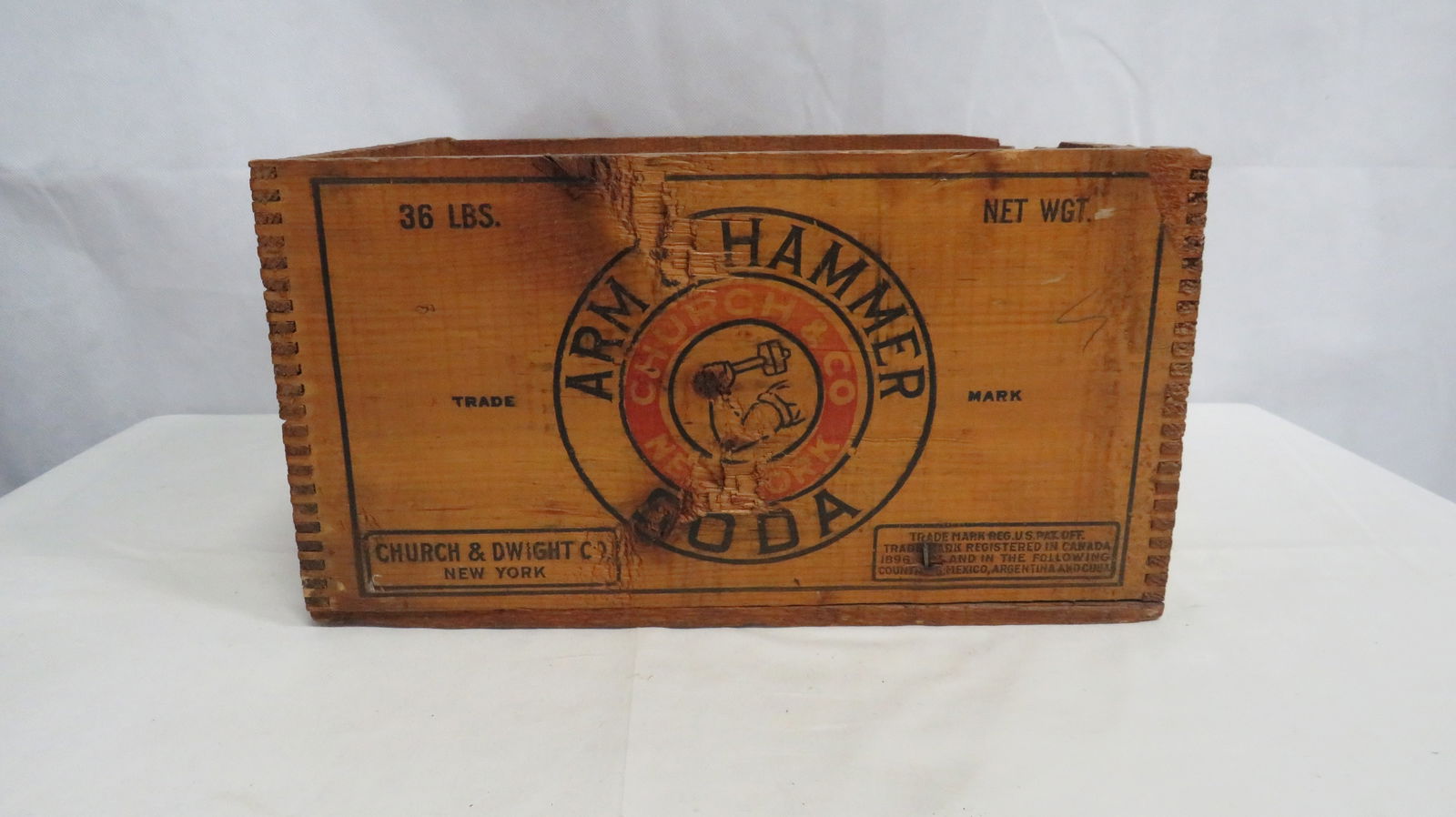 Arm & Hammer Dovetailed Wood Advertising Crate (1 of 5)