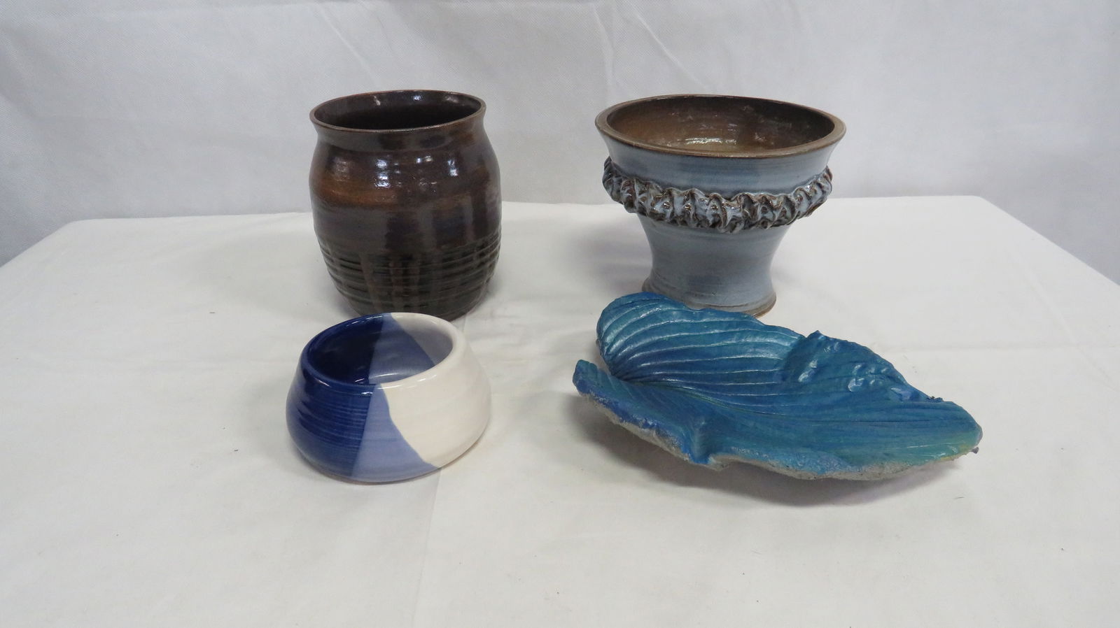 4 pcs Vintage Signed Studio Art Pottery (1 of 3)