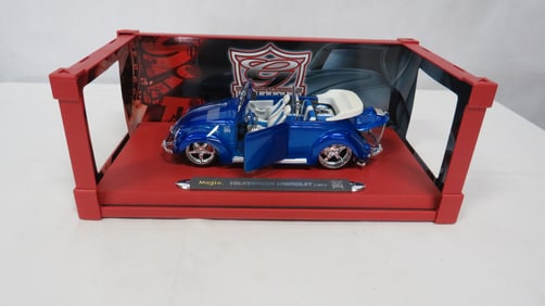 Maisto 51 Volkswagon Cabriolet Die Cast Car