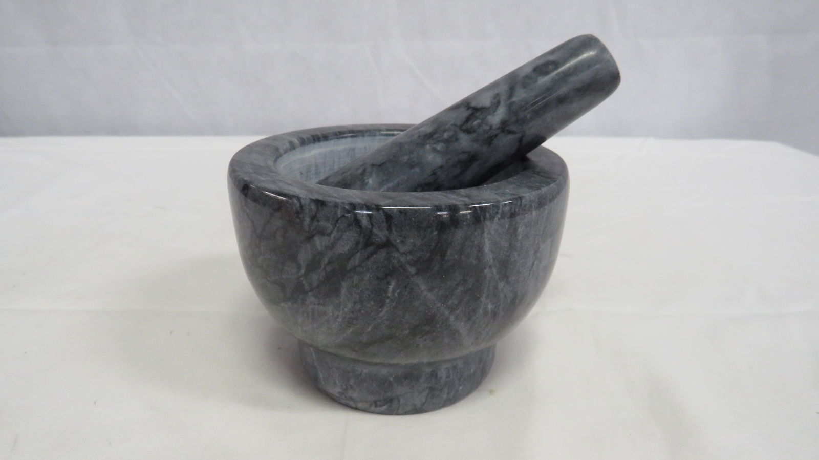 Polished Gray Marble Mortar and Pestle: Polished Gray Marble Mortar and Pestle in good condition. 3.5"H x 5"D