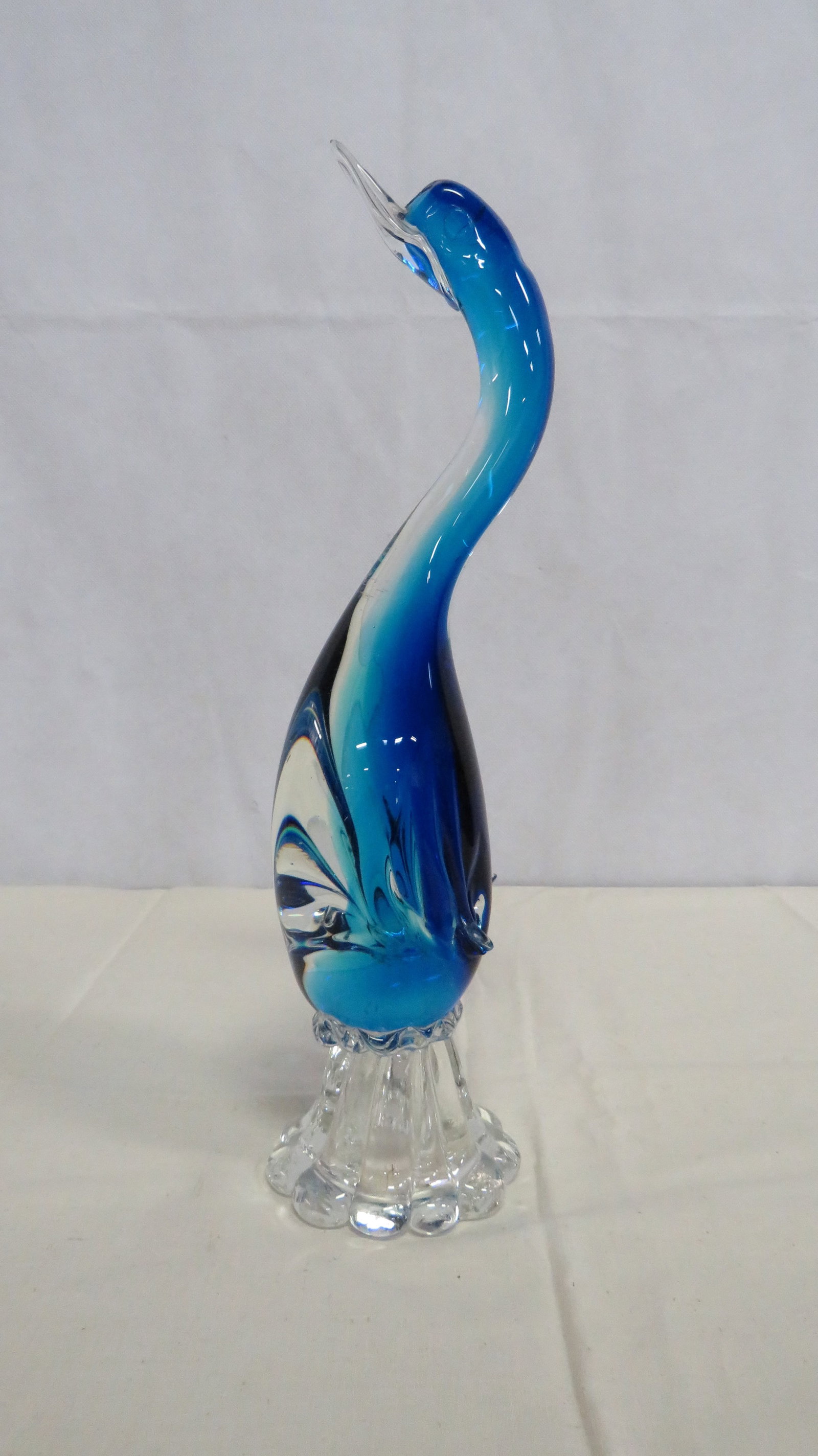 Large Murano 15" Bird Sculpture: Large Murano 15" Bird Sculpture in good condition with chip on tail. 15"H
