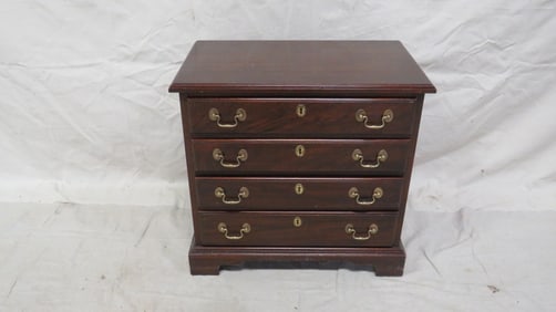 Henkel Harris Traditional Bedside Chest