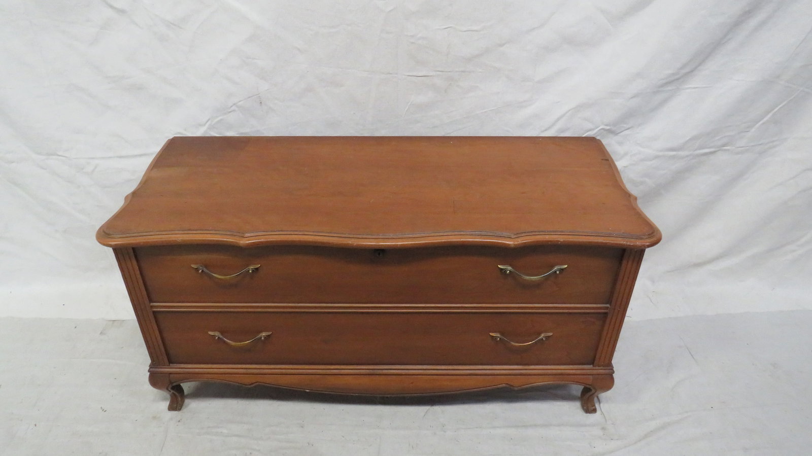 Lane French Provincial Blanket Chest (1 of 4)