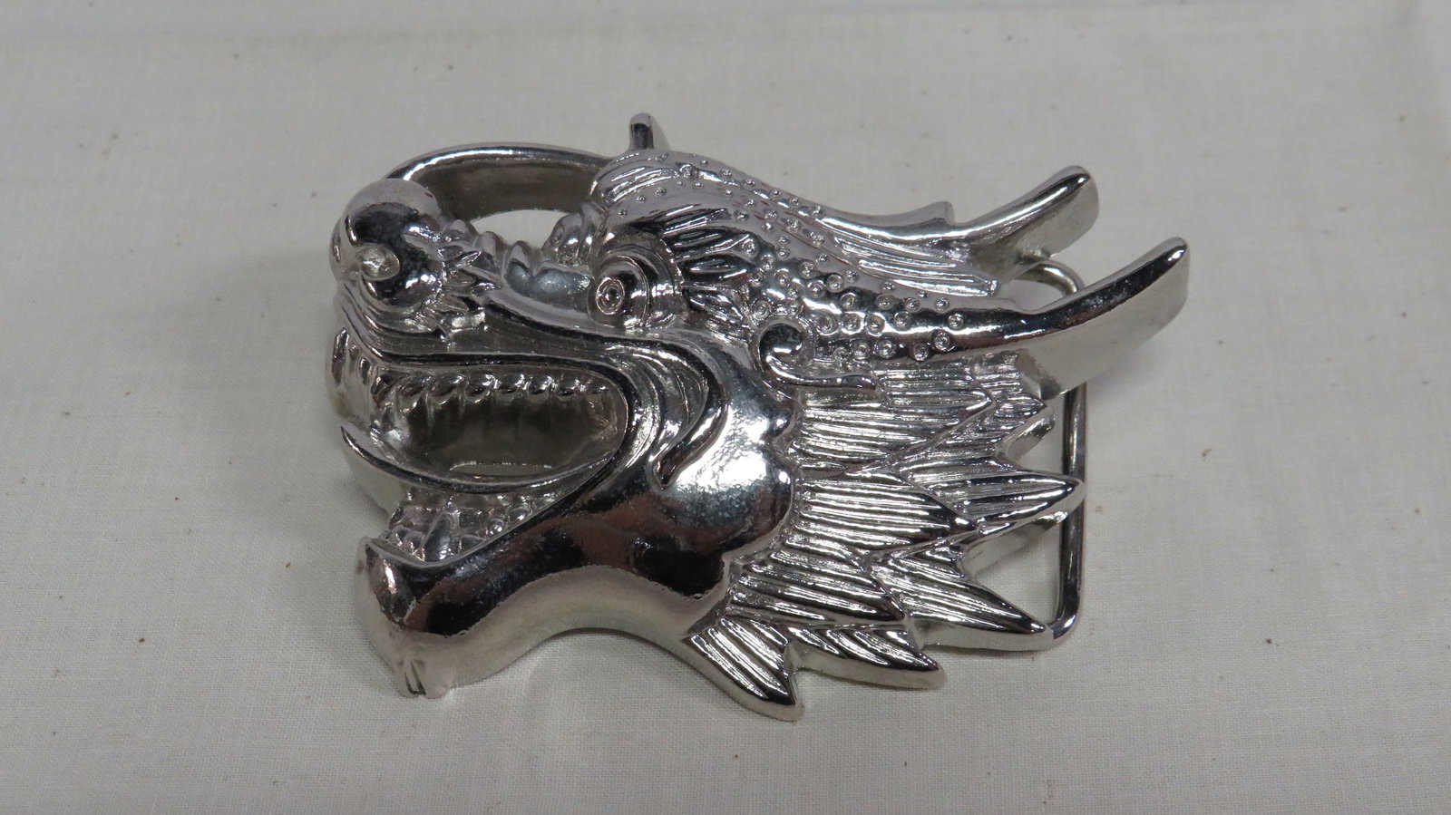 Vintage Chinese Dragon Metal Belt Buckle: Vintage Chinese Dragon Metal Belt Buckle in good condition. 3.5" 3"