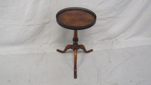 Vintage Theodore Alexander Wine Table