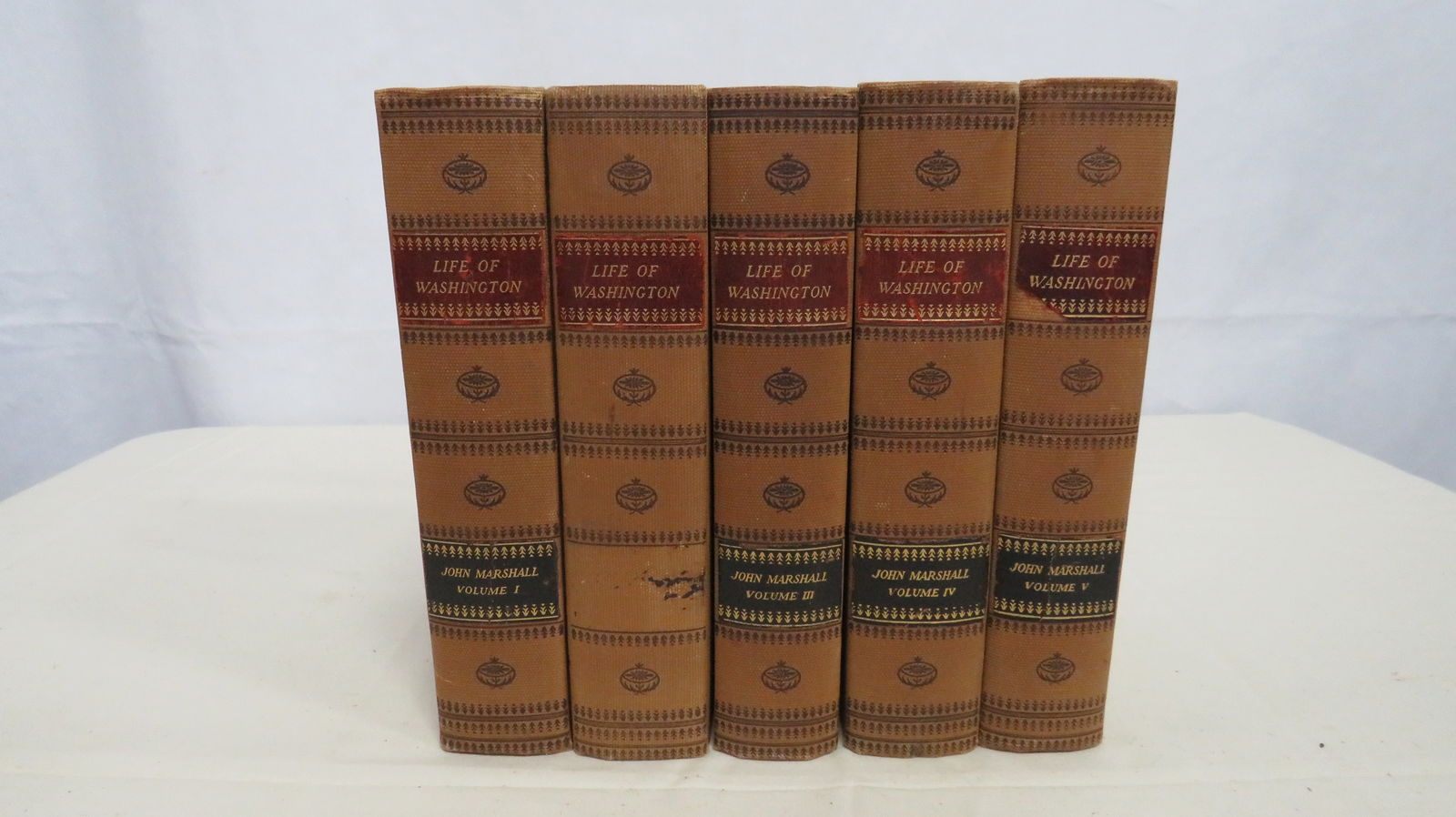1925 Life of Washington by John Marshall 5 Vol: 1925 Life of Washington by John Marshall 5 Vol in good condition. Fredericksburg Edition 5 Volume set published by Wm H Wise Company in 1925. Good condition with some age appropriate wear. 8.75" x 5.7