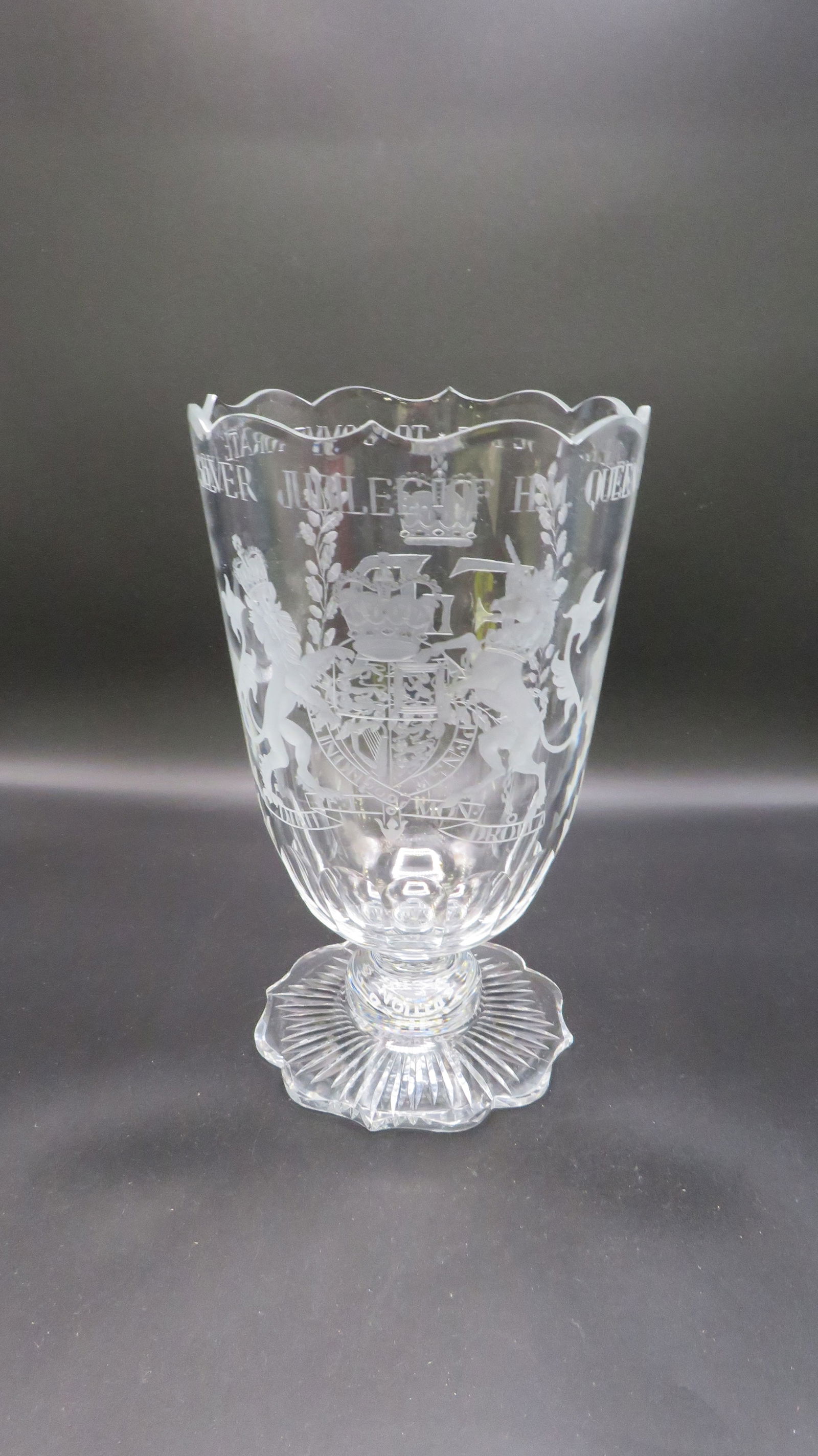 Thomas Goode Crystal Silver Jubilee Vase 1 of 25 (1 of 4)