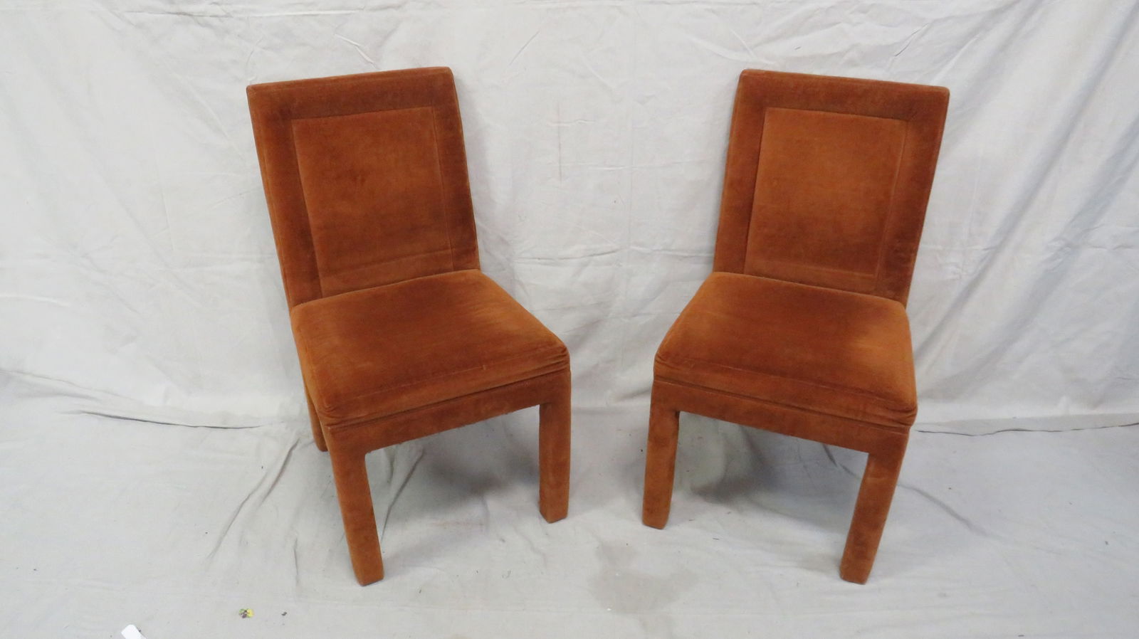 Pair Mid Century Modern Velvet Occasional Chairs: Pair Mid Century Modern Velvet Occasional Chairs in good condition, 37''H x 20''W x 21''D