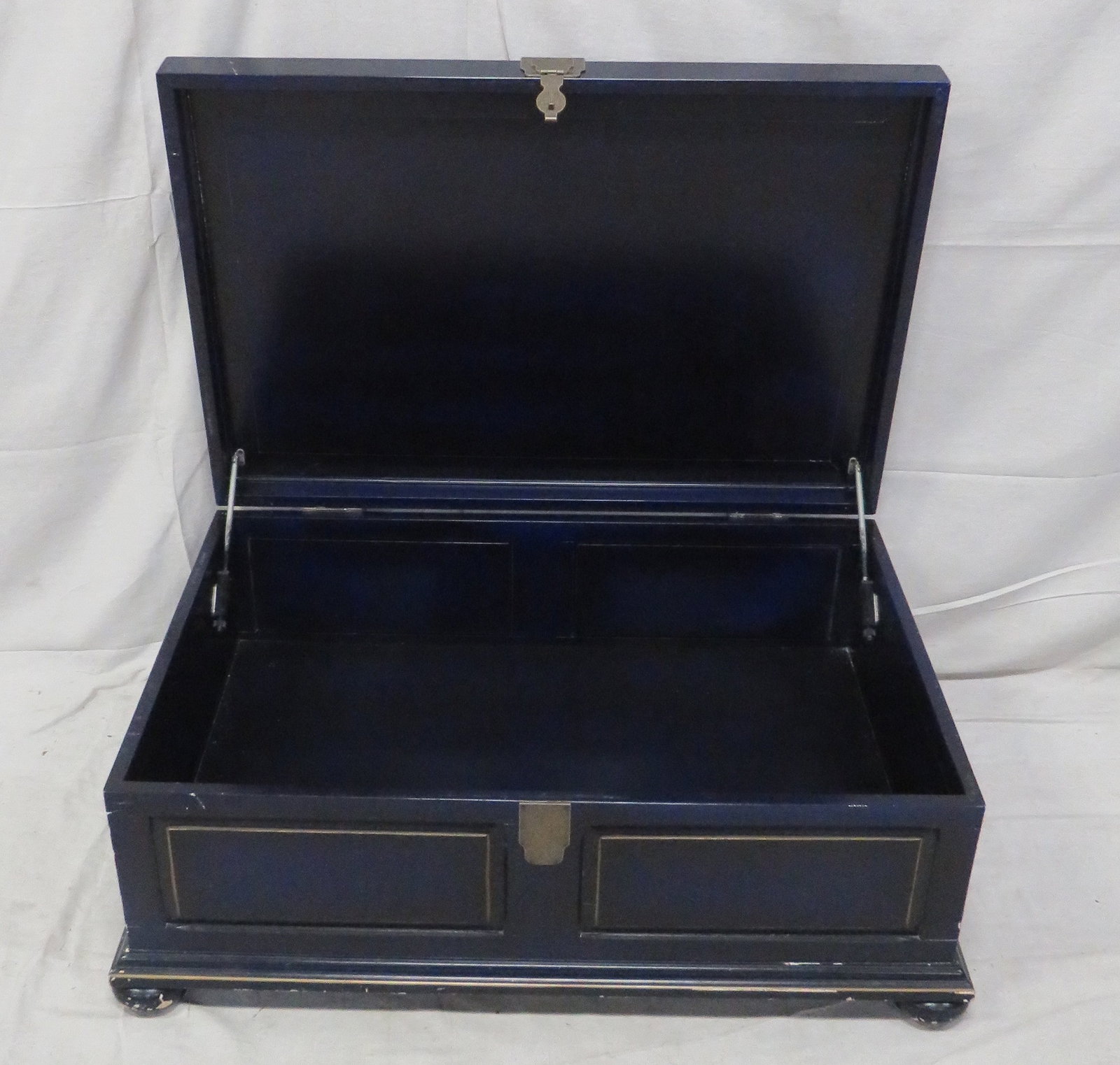 Black Lacquer Storage Trunk - 3