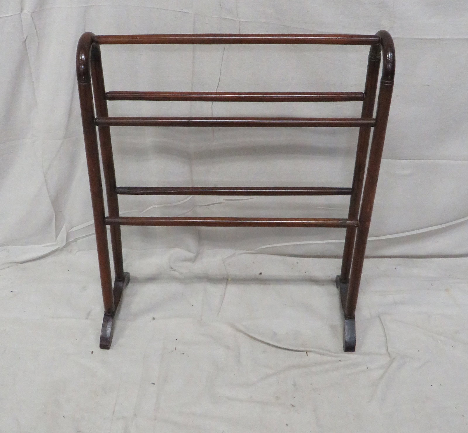 Antique Cherry Quilt Rack (1 of 2)