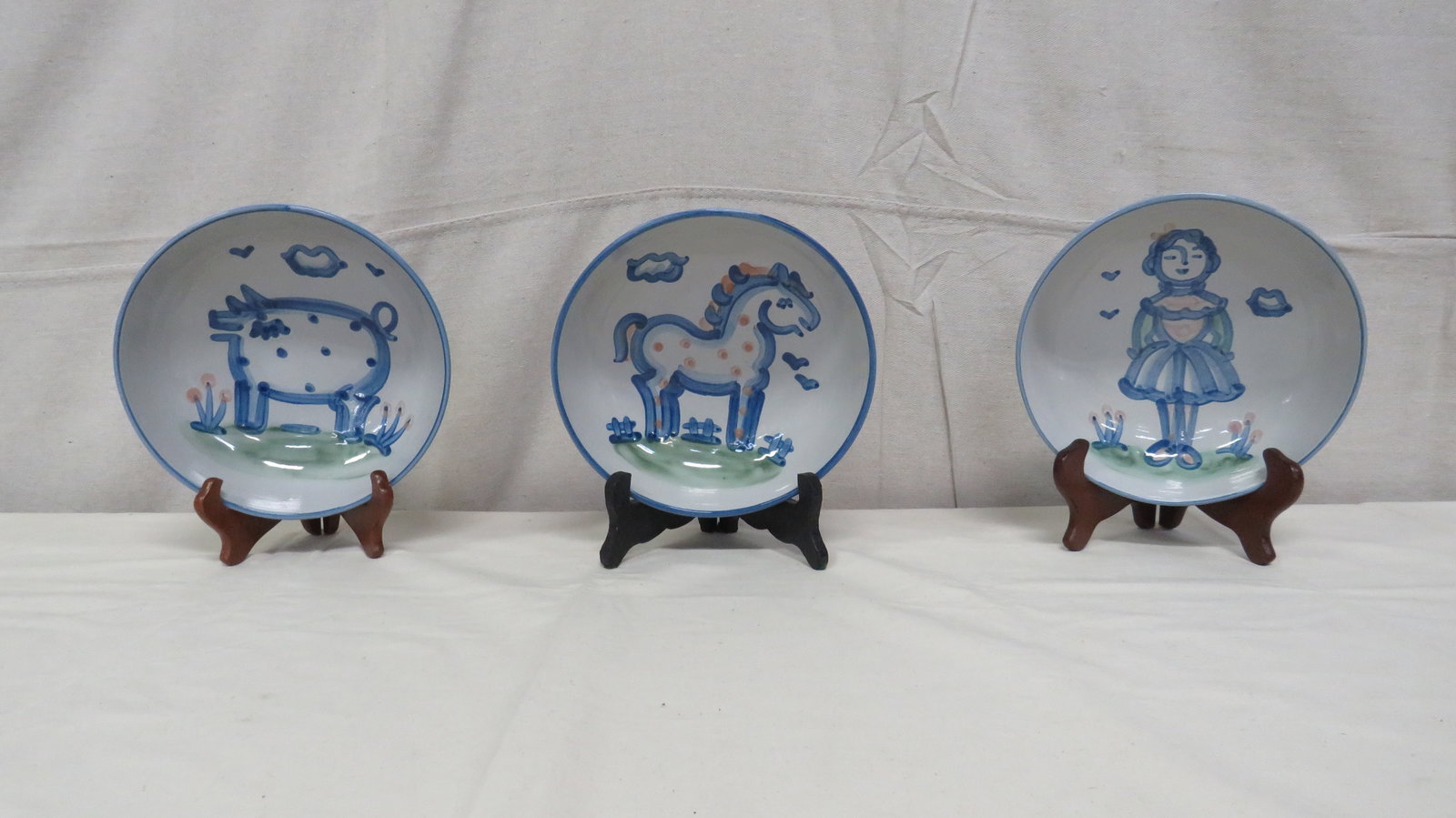 Three Hadley Pottery Serving Bowls (1 of 4)
