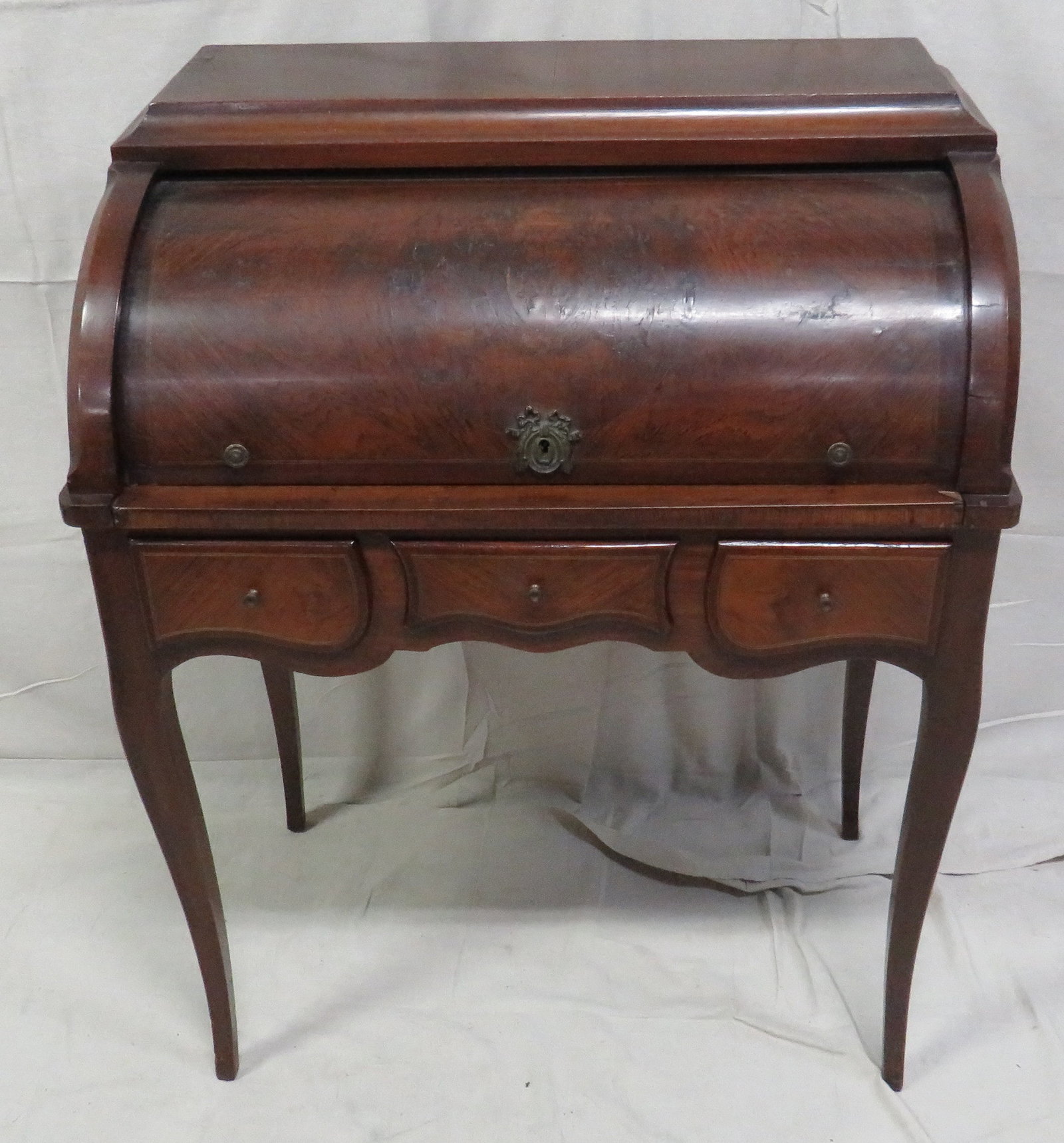 Antique French Louis XV Cylinder Lid Desk: Antique French Louis XV Cylinder Lid Desk in good condition, Leather Top Writing Surface, Interior Drawers, Inlaid, 39''H x 31''W x 19''D