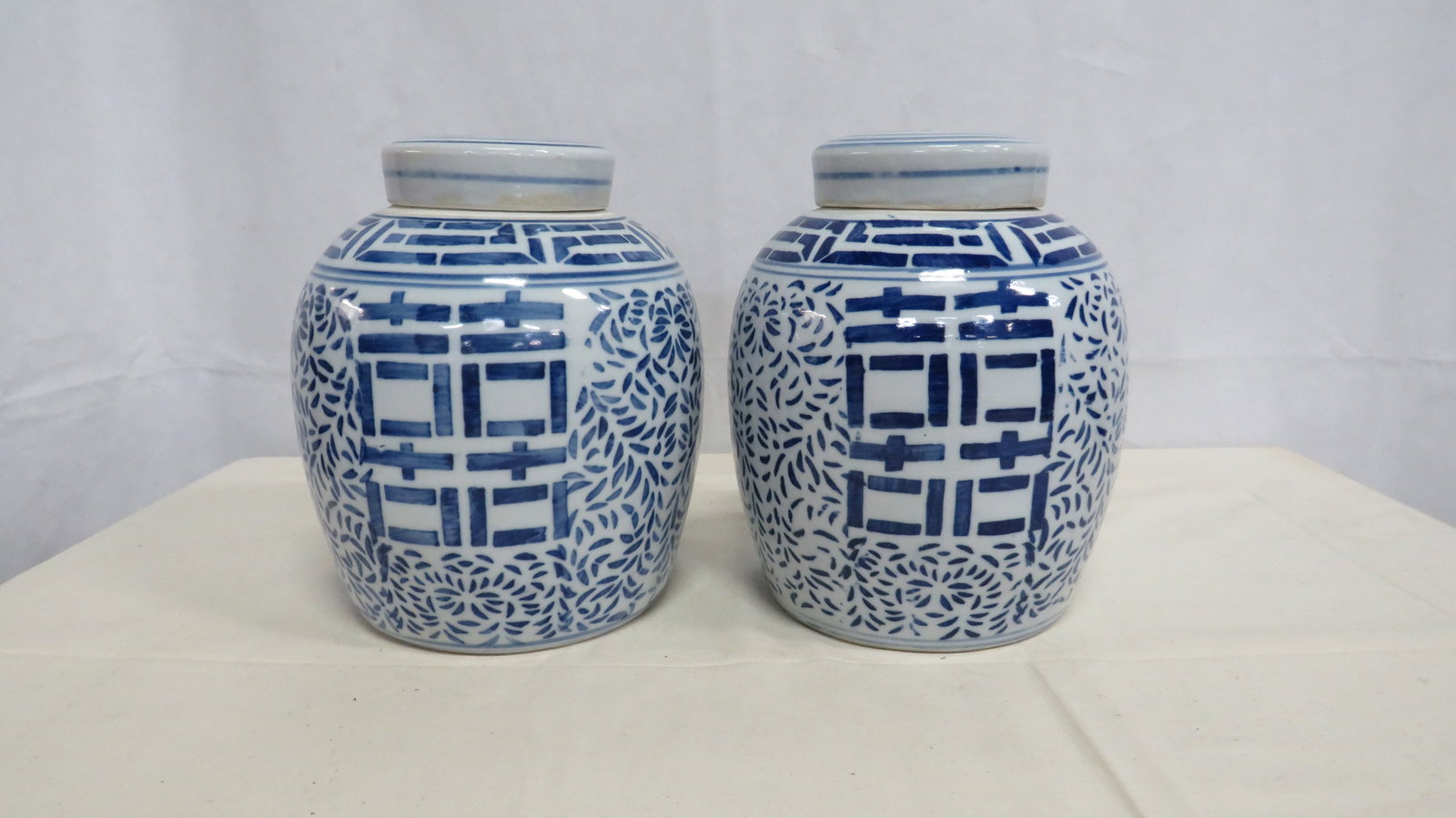 Vintage Pair Chinese Blue & White Ginger Jars (1 of 4)