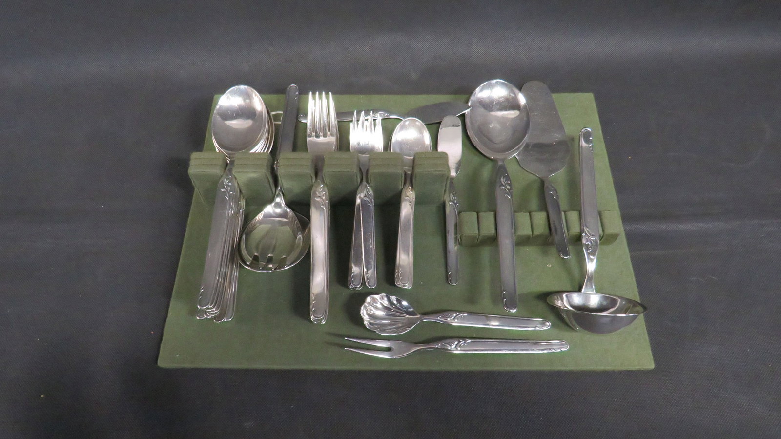 39 pcs ORB 100 Flatware: 39 pcs ORB 100 Flatware in good condition with some surface marks consistent with use.