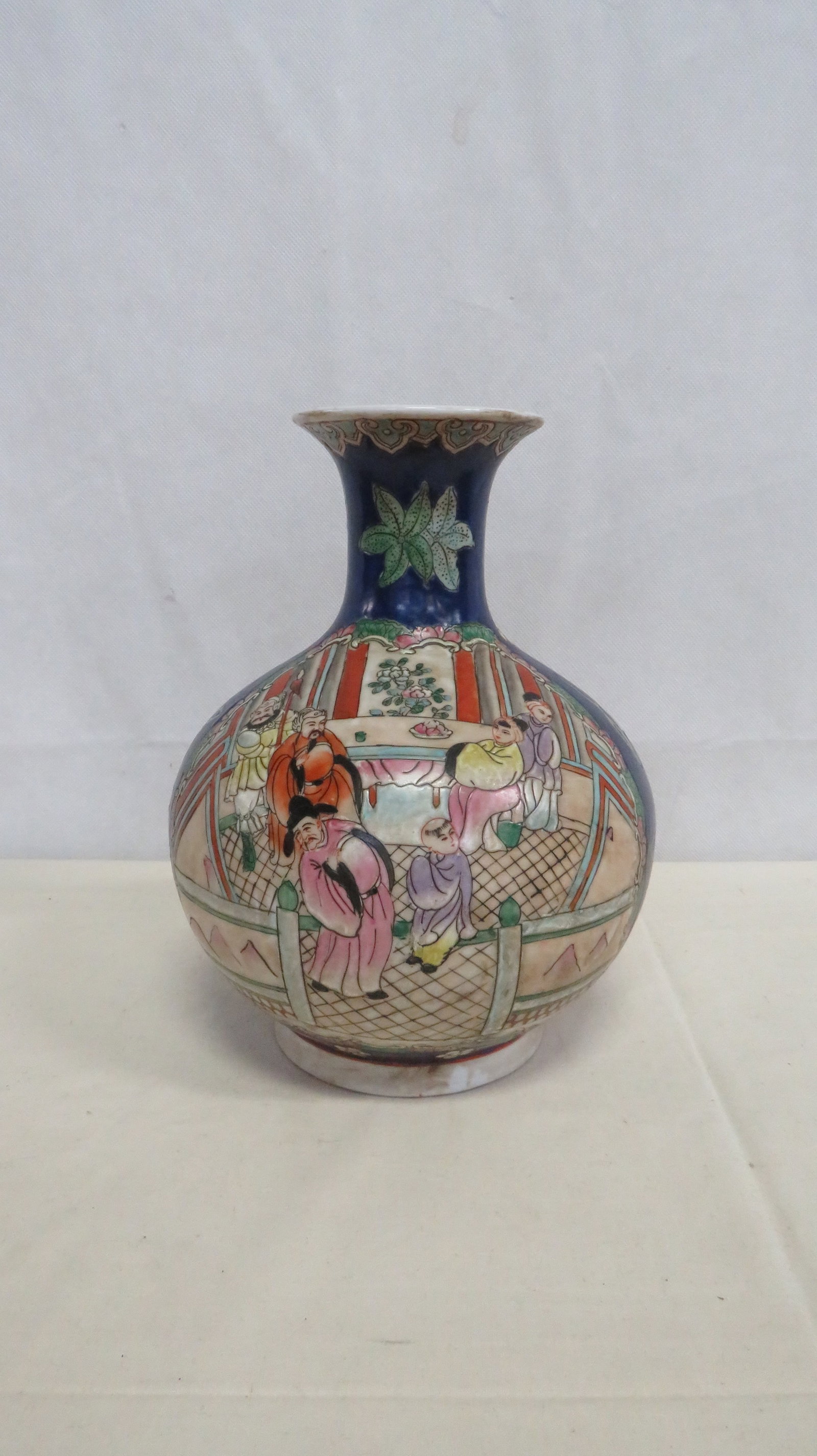 Vintage Oriental Vase (1 of 3)