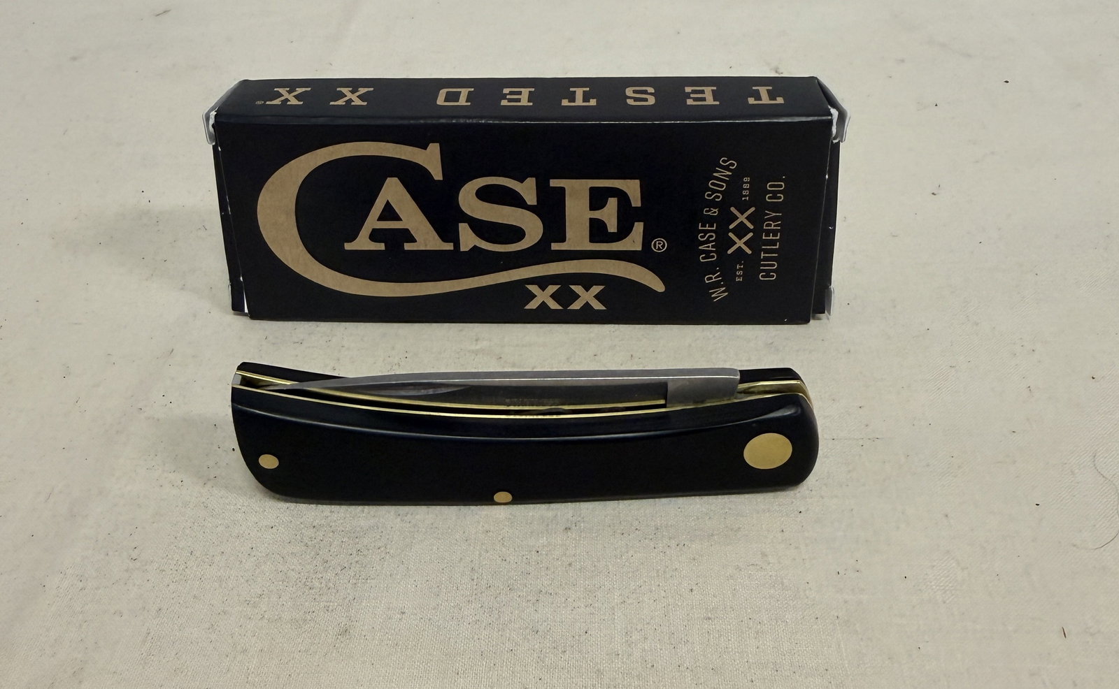 Case XX Sod Buster Jr Knife with Box: Case XX Sod Buster Jr Knife with Box in good condition, Like New, 4", Made in USA