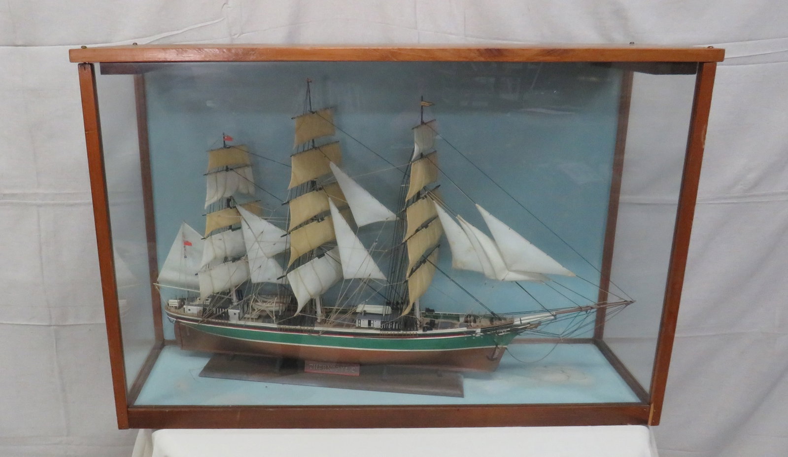 Large Mid 20th C Thermopylae Clipper Ship Cased (1 of 10)