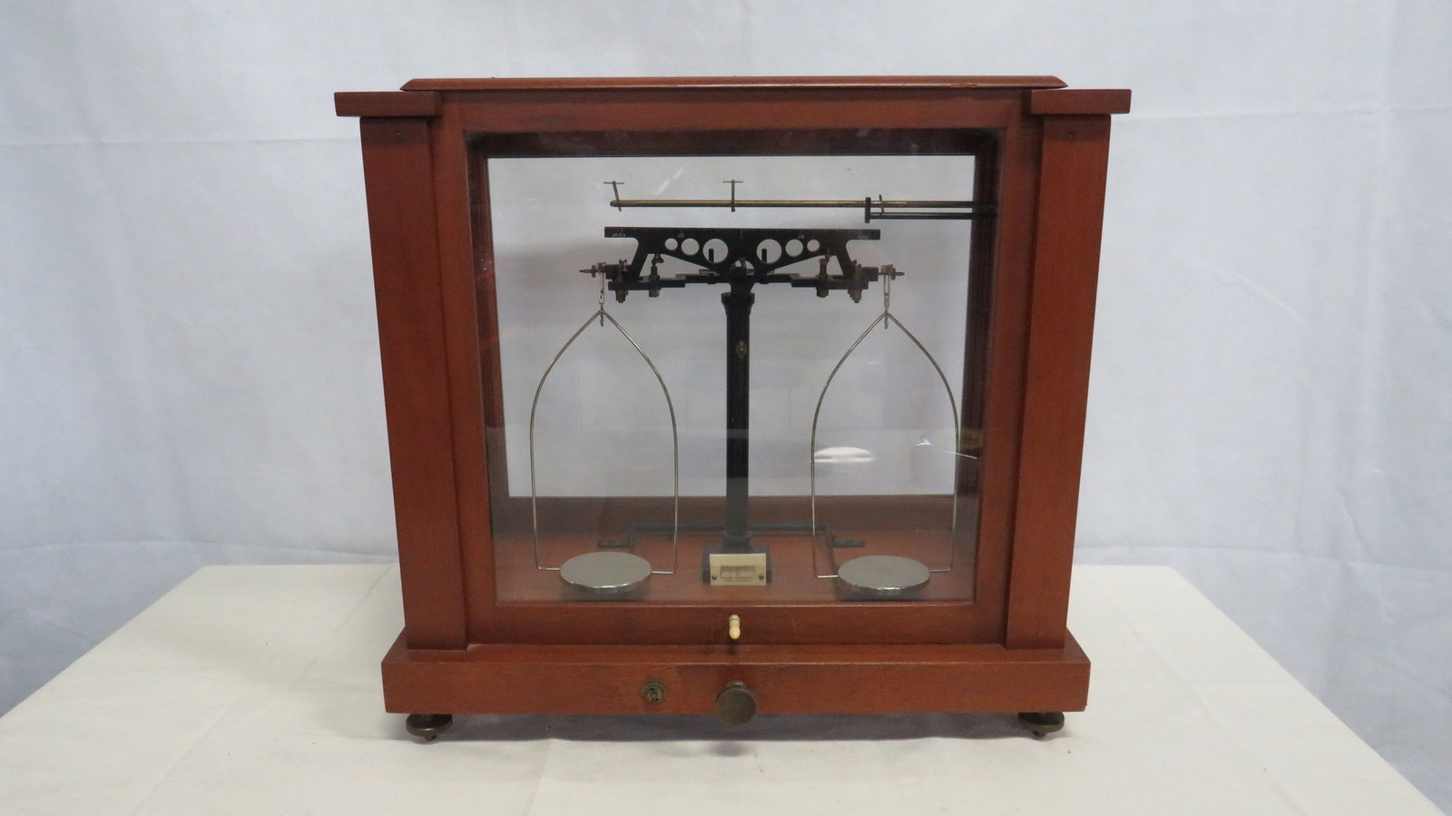 Henry Troemner Cased Apothecary Balance Scale (1 of 4)