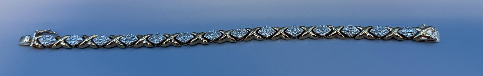 Sterling X Link 8" Bracelet: Sterling X Link 8" Bracelet in good condition, 13.3g