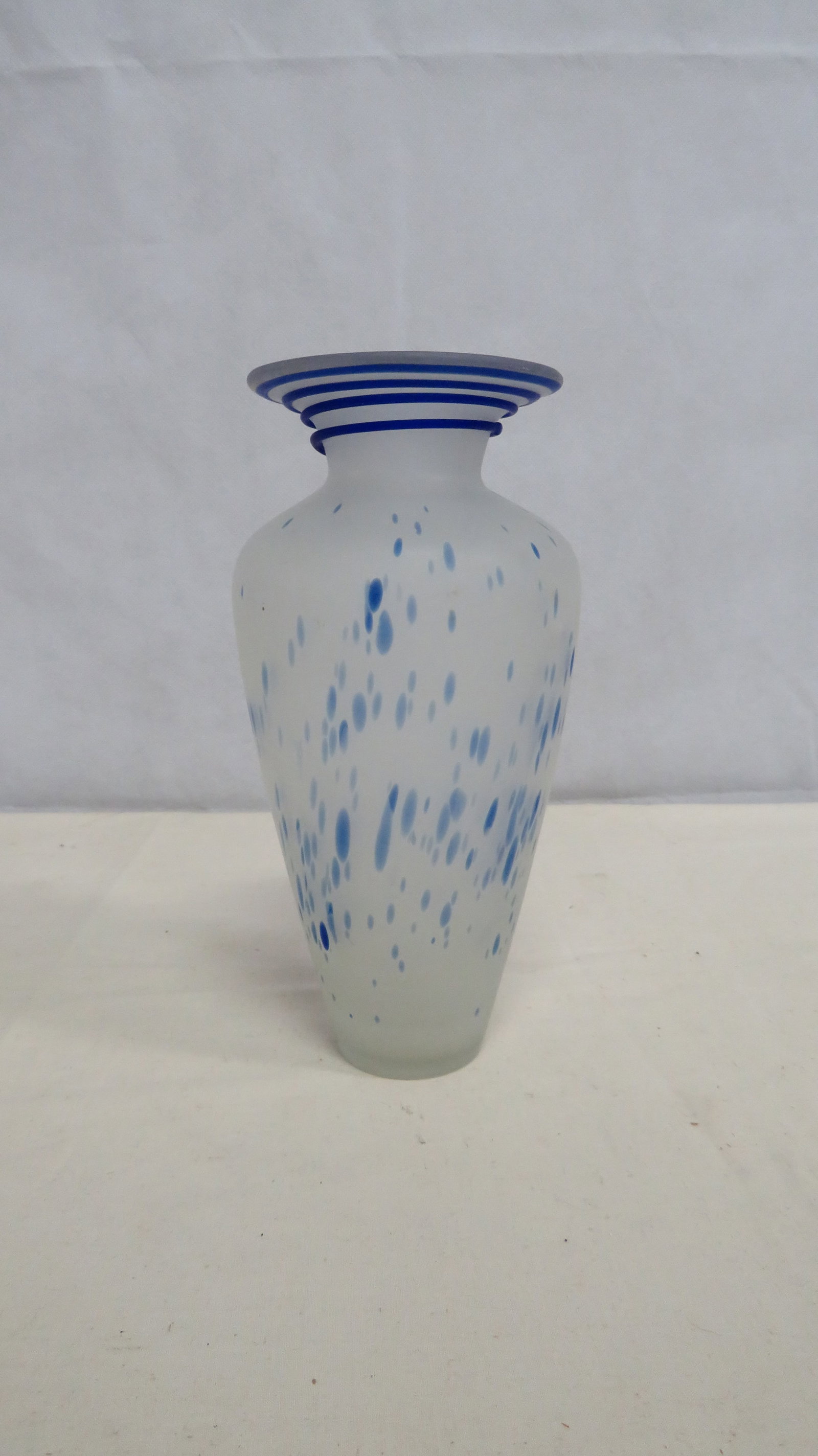 Vintage Blue Mottled Art Glass Vase Cobalt Swirl (1 of 3)
