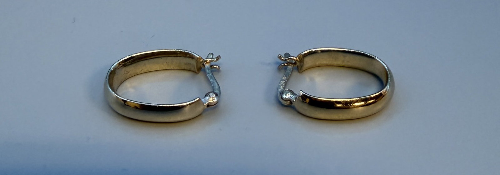 Sterling Hoop Earrings: Sterling Hoop Earrings in good condition. Marked 925. 3g