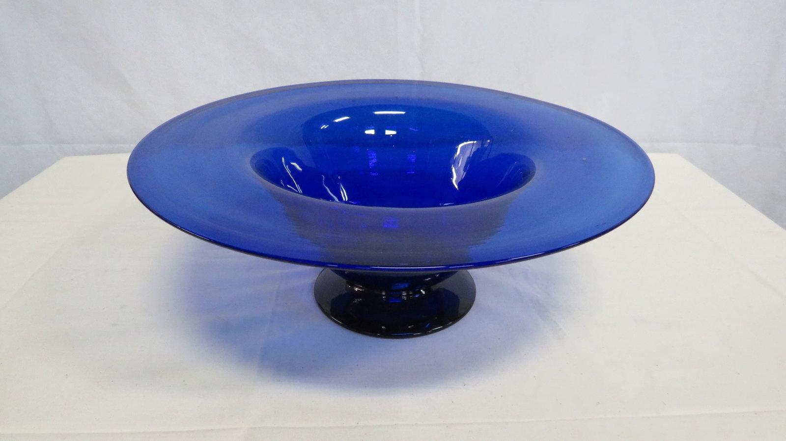 Large Hand-Blown Art Glass Cobalt Center Bowl: Large Hand-Blown Art Glass Cobalt Center Bowl in good condition. 5.5"H x 15"D