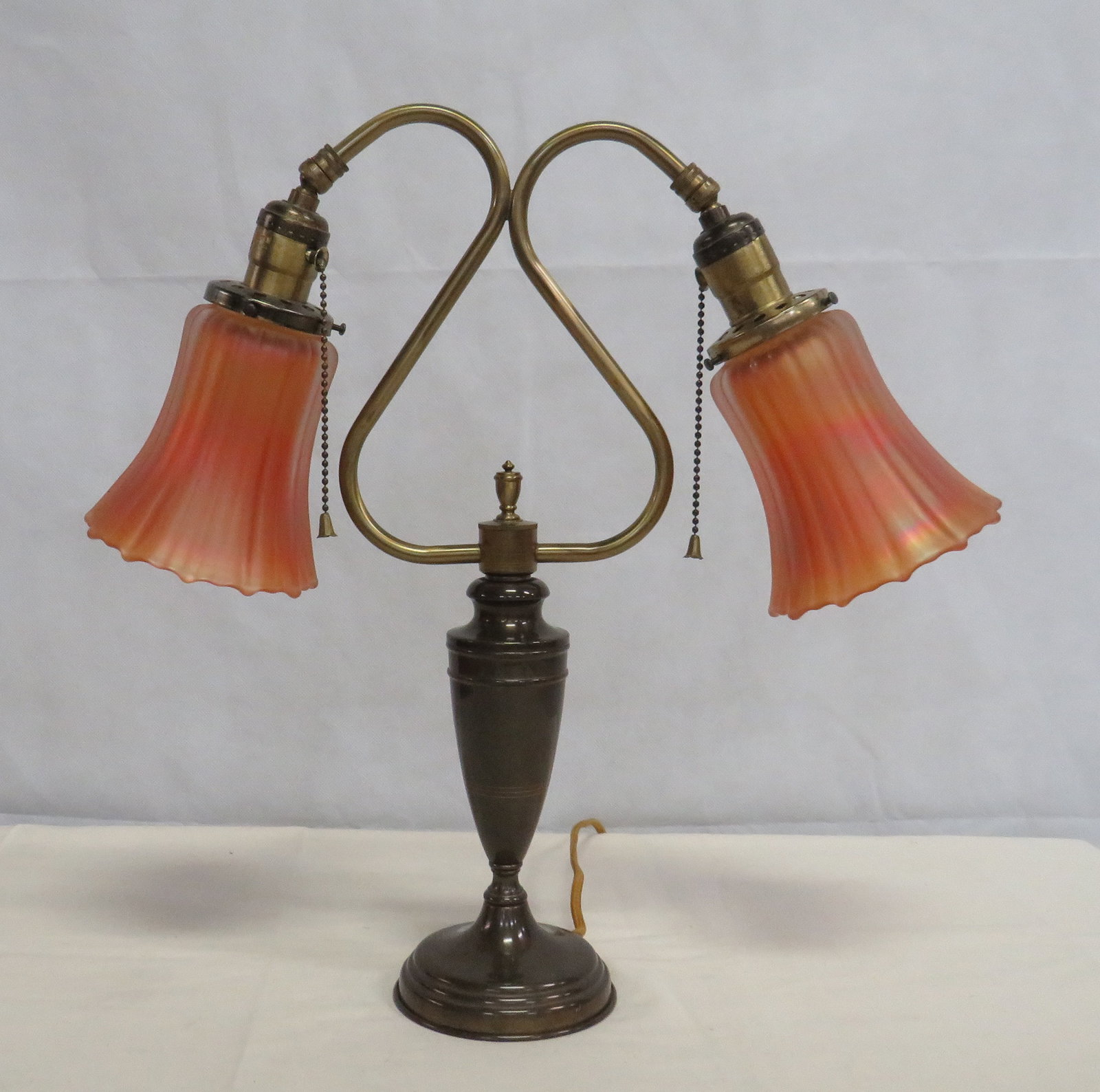 Antique Art Deco Bridge Lamp: Antique Art Deco Bridge Lamp in good condition, Original Iridescent Satin Glass Shades, 17''H x 20''W