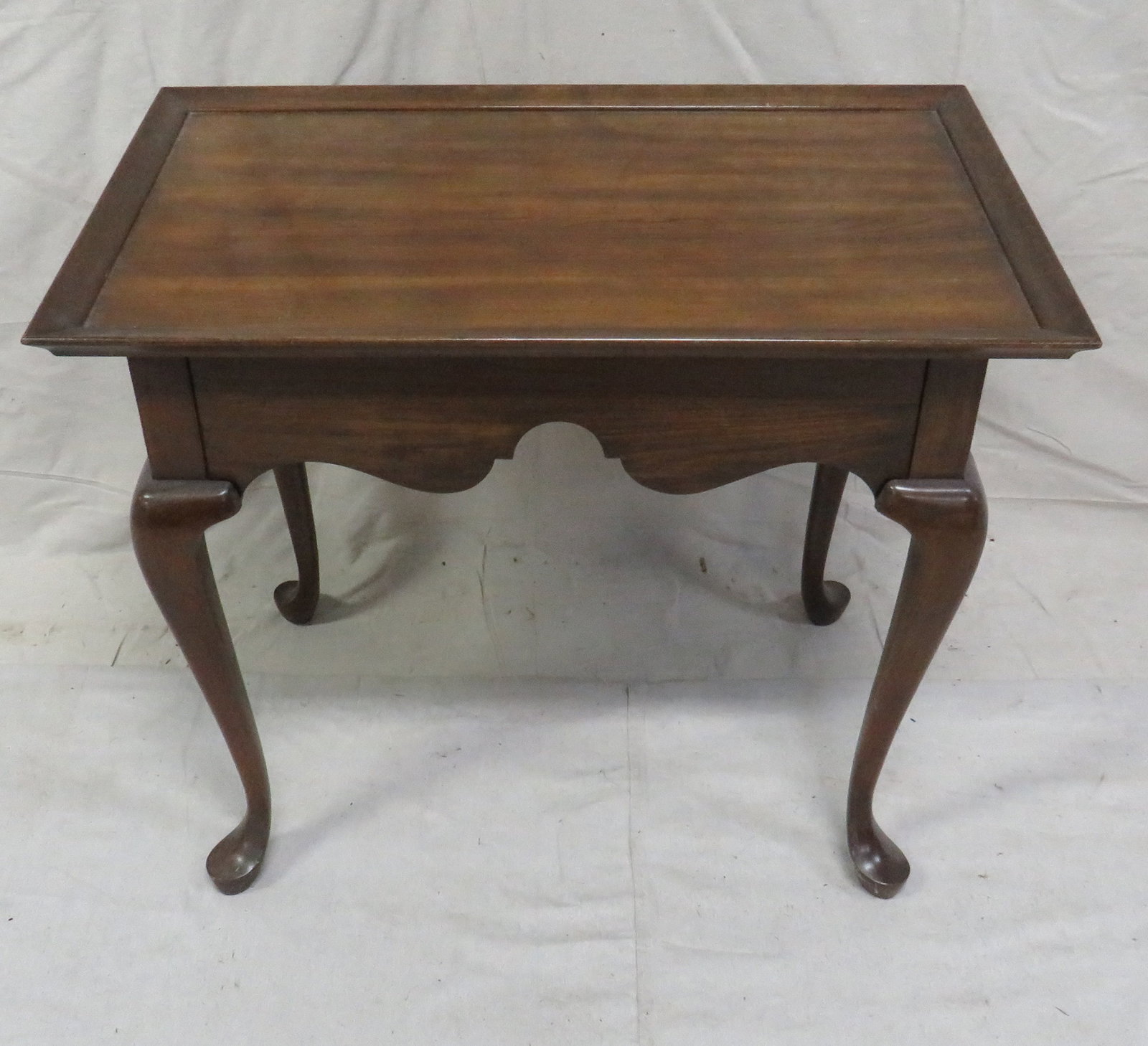 Vintage Cherry Traditional Tea Table (1 of 4)