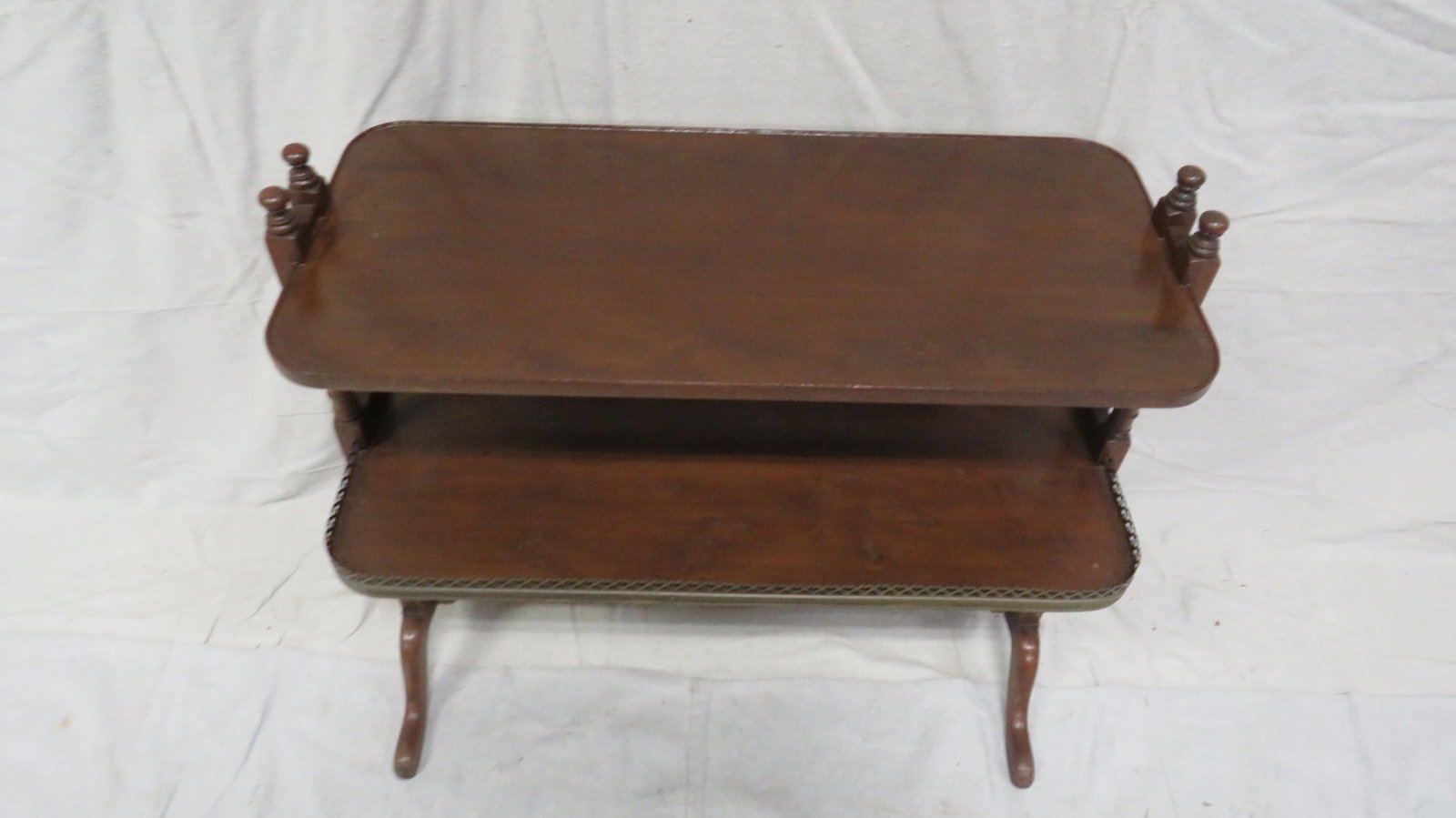 Old Colony Regency Two Tier Side Table - 2