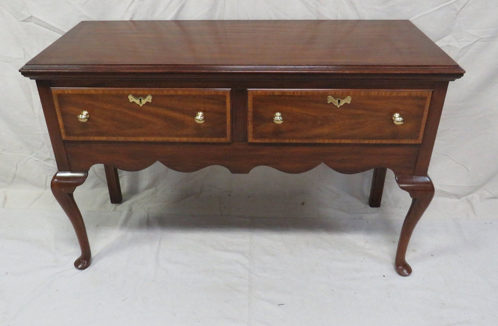 Henkel Harris Jamestown Colony Sideboard: Henkel Harris Jamestown Colony Sideboard in good condition, Has Silverware Tray, Style 2353, Finish 29, Mahogany, 34.25''H x 53''W x 21.5''D