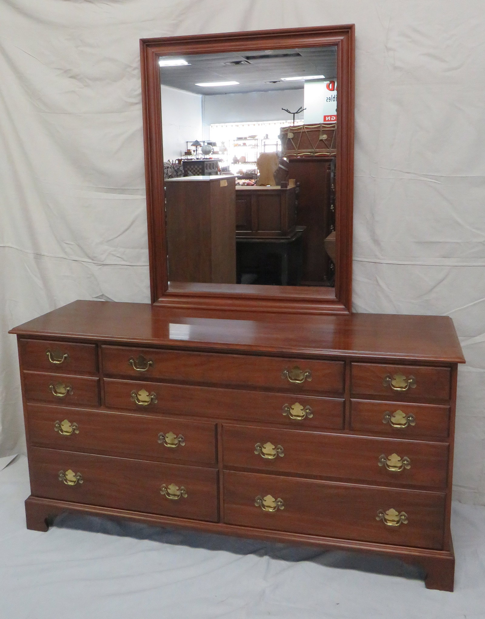 Henkel Harris Georgian Cherry Dresser Style 124 (1 of 7)