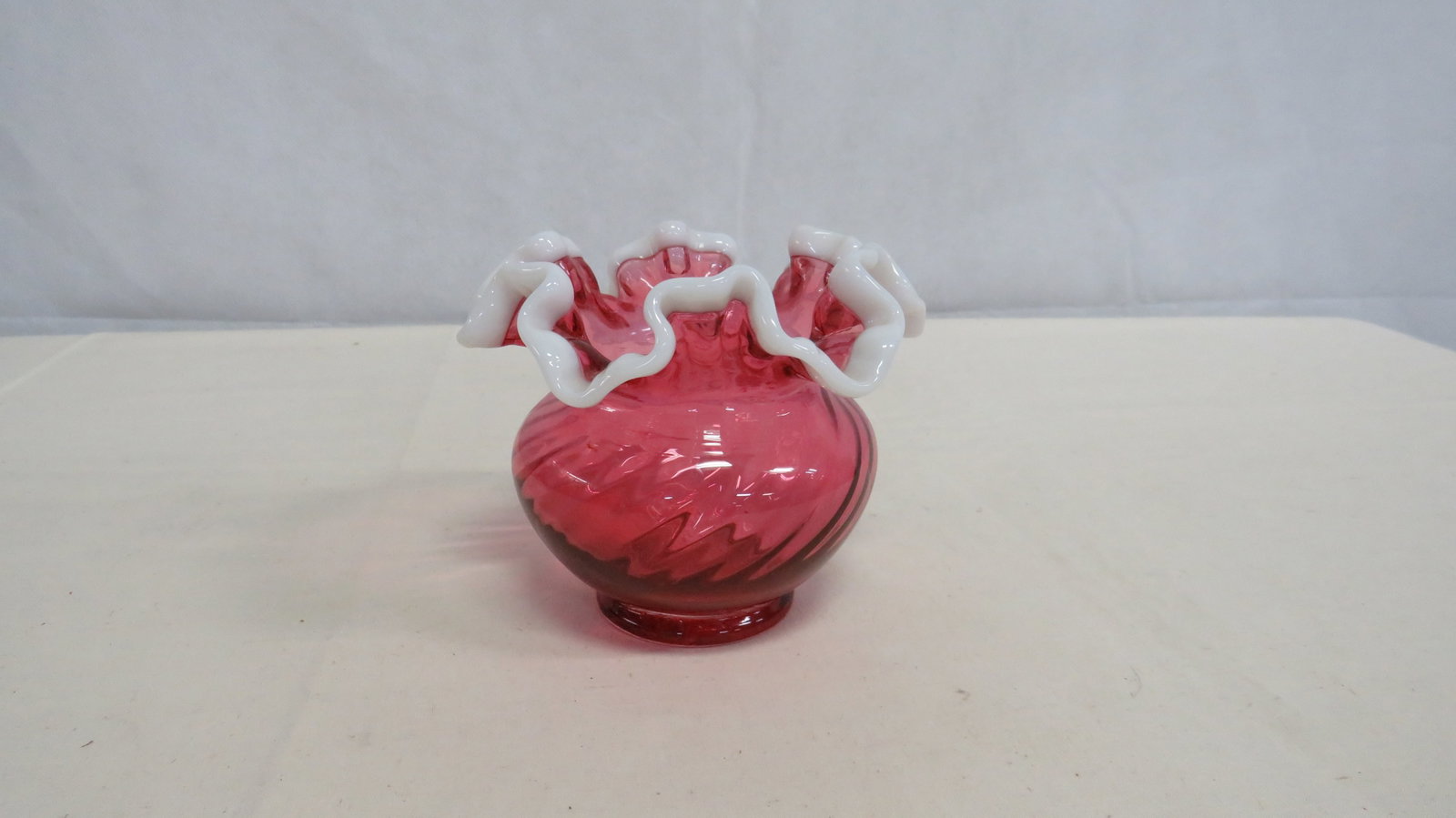 Vintage Fenton Cranberry Opalescent Rose Bowl (1 of 3)