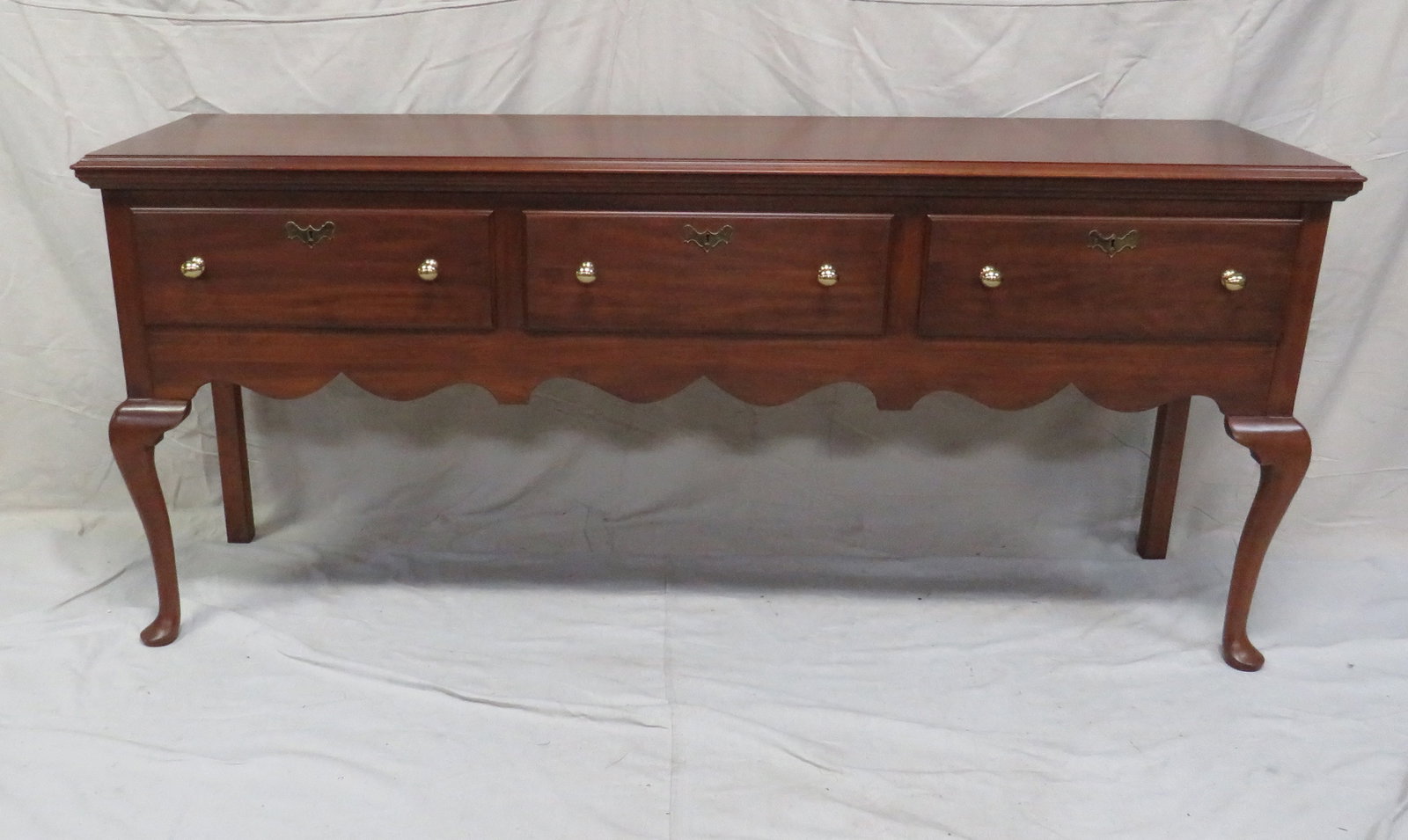 Henkel Harris Jamestown Colony Sideboard 2378 (1 of 7)